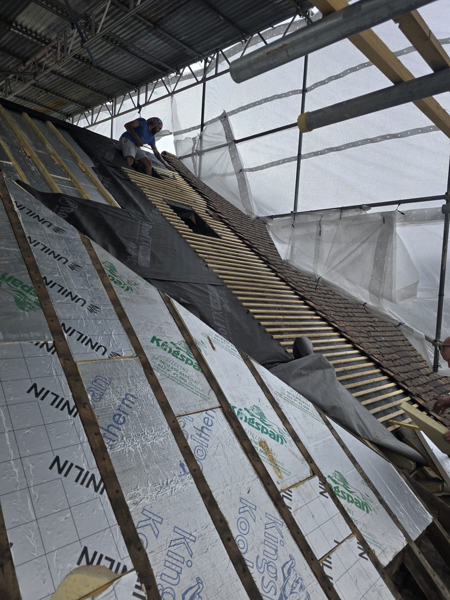 Roof insulation boards